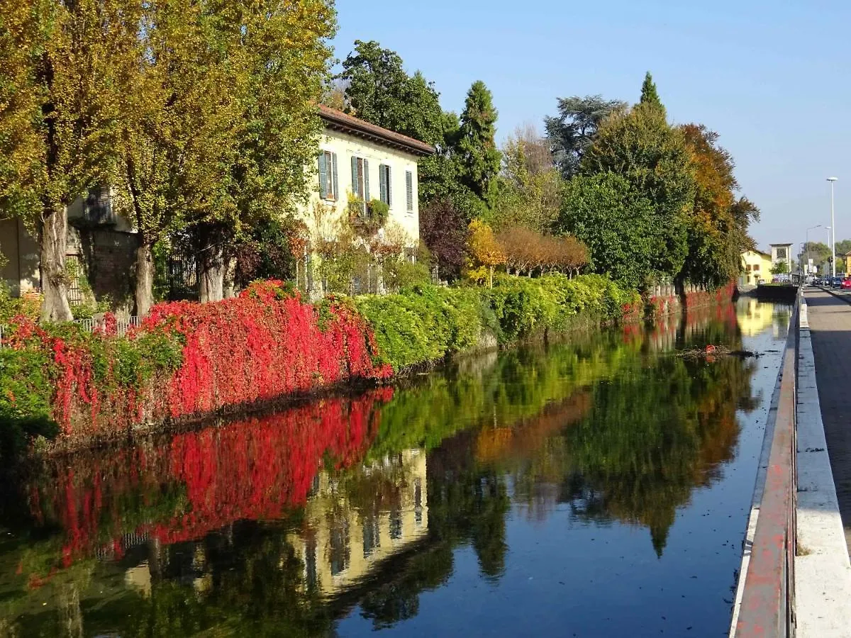 Lovely Terrace Apartment Milan Italy